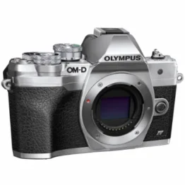 Olympus OM-D E-M10 Mark IV Micro-Four-Thirds-Systemkamera, 20 MP Sensor, 5-Achsen-Bildstabilisation, Selfie-LCD-Bildschirm, elektronischer Sucher, 4K-Video, leistungsstarker AF, Wi-Fi, silber