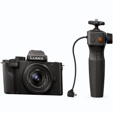 Panasonic Lumix DC-G110VEG-K Systemkamera (20 MP, 4K, Bildstabilisator, 7,5cm Touch, 12-32mm Objektiv, Stativgriff, schwarz)