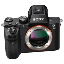 Sony Alpha 7 II | Spiegellose Vollformat-Kamera ( 24,3 Megapixel, schneller Hybrid-Autofokus, optische 5-Achsen-Bildstabilisierung im Gehäuse, AXAVC S-Format-Aufzeichnung)